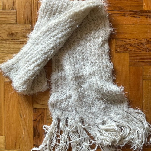 Knitted scarf like new in excellent condition