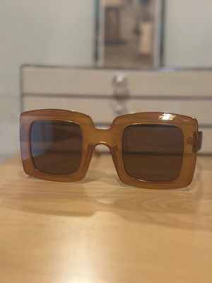 Chpo sunglasses brown like new, all time classic