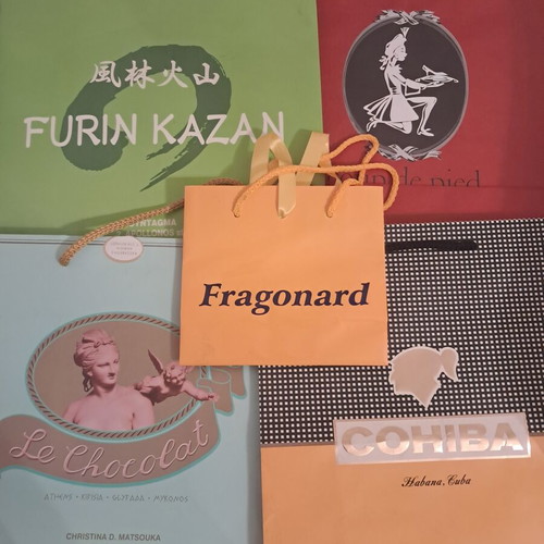 5 branded packaging bags