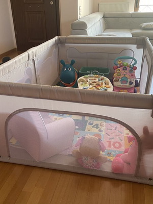 Lionelo Willow XL playpen with large play area