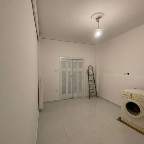 Διαμέρισμα 73 τ.μ. ημιυπόγειο με 2 υπνοδωμάτια και βεράντα στην Αθήνα