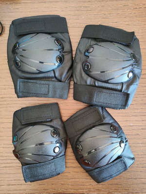 Protective knee and elbow pads new for bike and skate
