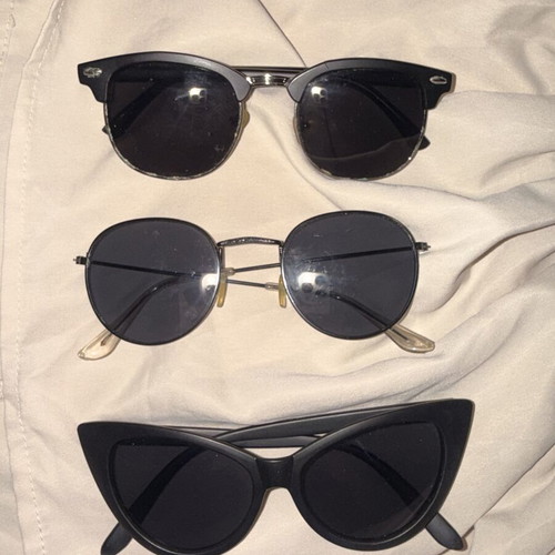 Sunglasses like new, black, pack all together