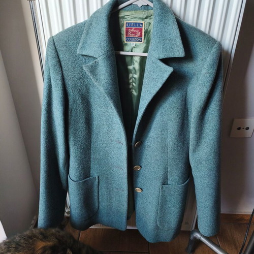 Wool cashmere green jacket like new