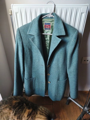 Wool cashmere green jacket like new