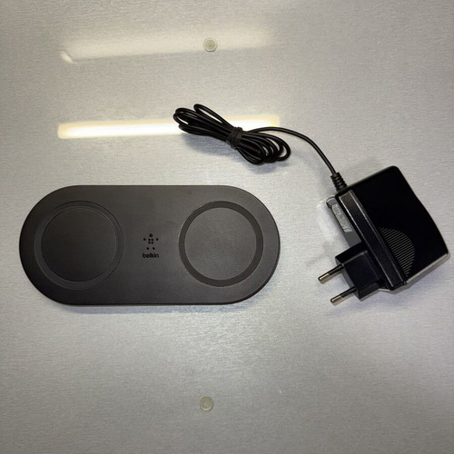 Belkin wireless charger like new, 20W dual charging pad
