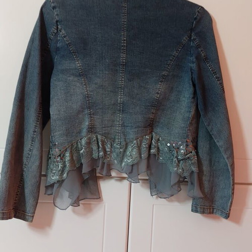 Denim jacket and skirt set like new with lace and sequins, medium size
