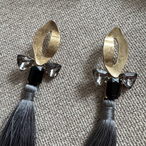 Mango long earrings like new with gray tassel and gold base