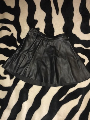 Girls' leather skirt like new, black