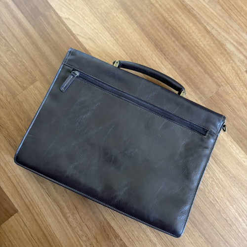 Hunter leather bag used, dark brown color