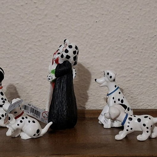 Set of 7 Disney 101 Dalmatians PVC figures like new