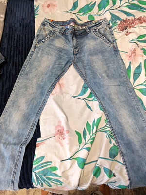Men's jeans like new, size 38, light blue wash