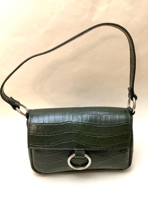 Green shoulder bag like new with ring