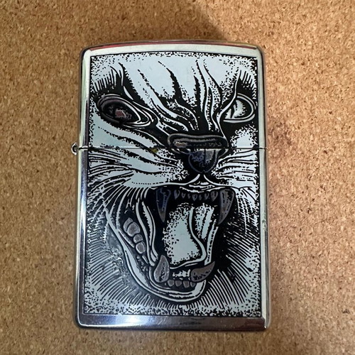 Zippo Feline Frenzy High Polish Chrome 21136 lighter