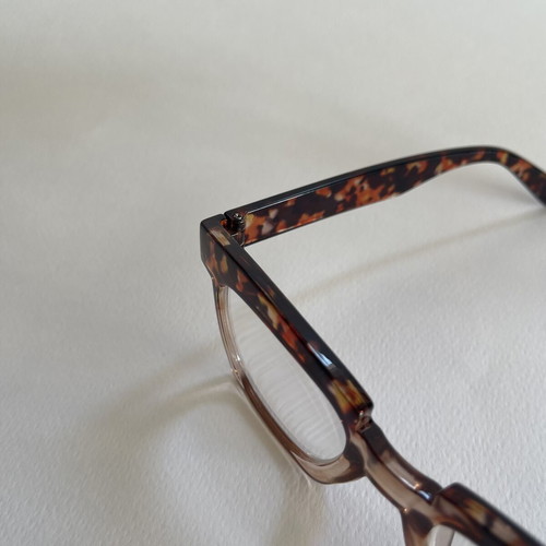 Unisex presbyopia glasses tortoiseshell design