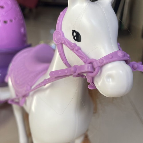 Horse with carriage toy like new, Barbie style