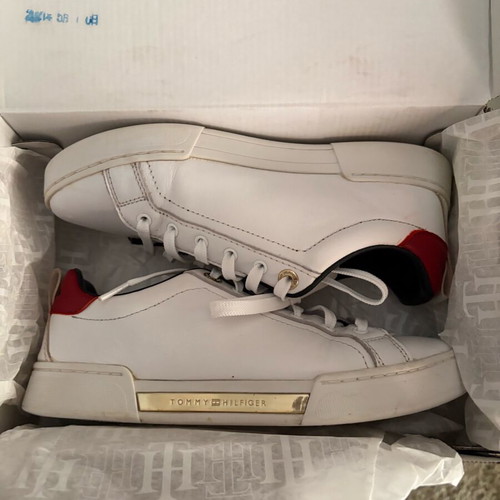 Tommy Hilfiger leather sneakers used, size 38, white