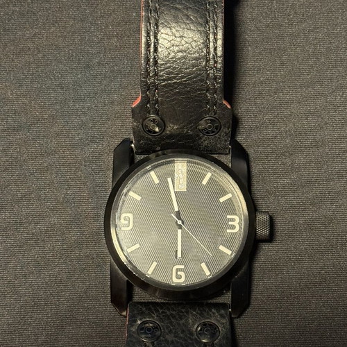 Levi's men's watch genuine leather like new, black