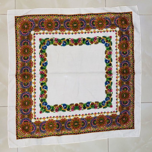 Traditional scarf 100% pure virgin wool new, 75x75
