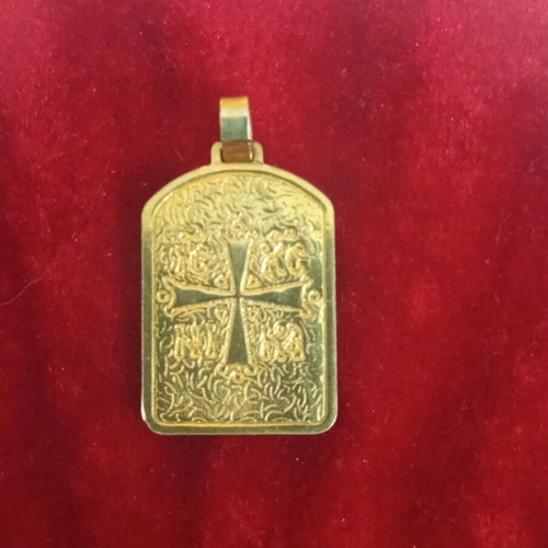 Gold-plated pendant amulet like new with faux chain 64cm
