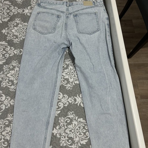 Pull & Bear light blue straight mom fit jeans used, size EUR 44
