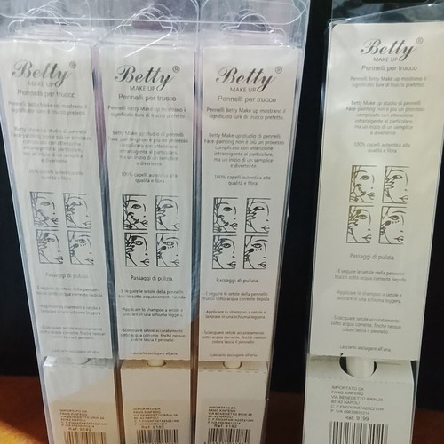 Makeup brushes set 12 + 1 new in box Betty