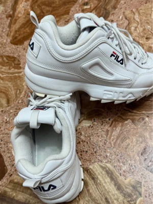 Fila casual shoes size 42 in excellent condition slightly used