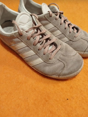 Adidas Gazelle athletic shoes used, baby pink, size 37