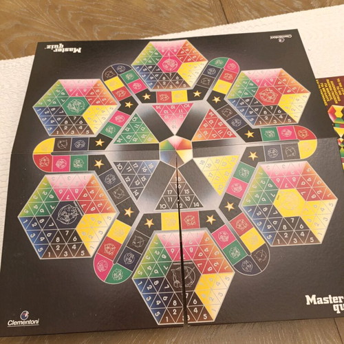 Master Quiz by Clementoni like new knowledge board game 1983