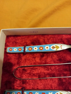 Luxury case new with hand-painted children's eating utensils