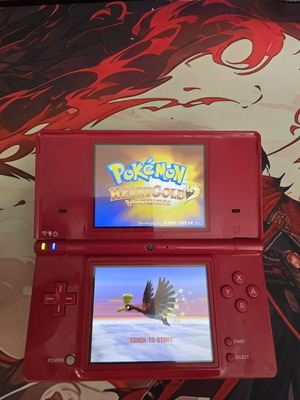Nintendo DSi μεταχειρισμένο με Twilight Menu, πενάκι, καλώδιο USB, Micro SD 32GB