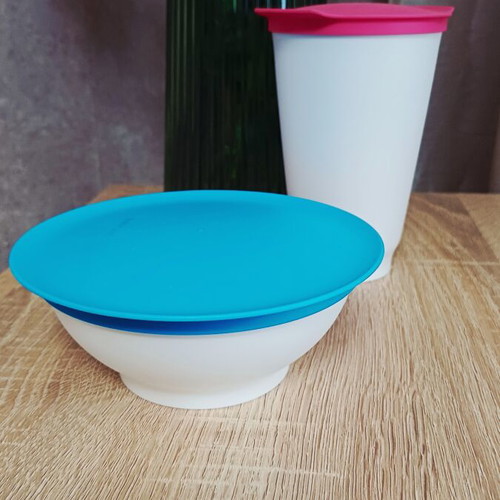 Tupperware set of 2, bowl 275ml and cup with lid, new