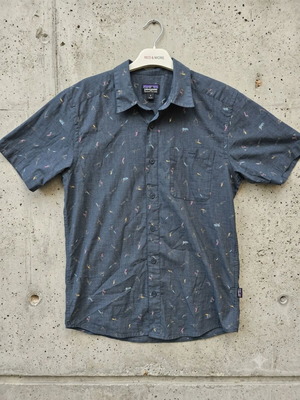 Patagonia Go To Shirt men's size S like new, summer fishing print