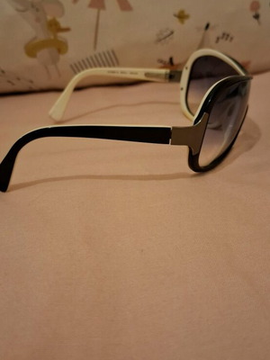 Vogue women's sunglasses VO 2362-S Small 1306/8G like new, multicolor