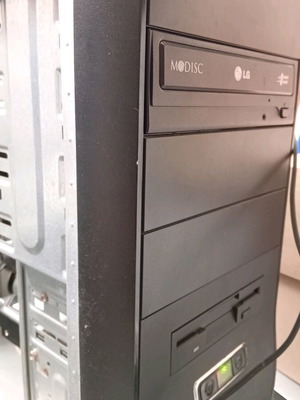 Υπολογιστής με Windows 10 Pro
