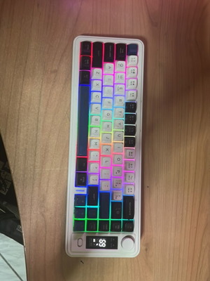 Gaming Mini Keyboard like new, rechargeable with USB stick & Bluetooth