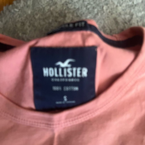 Hollister T-shirt like new, size S