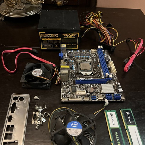 ASRock H61M-HVS motherboard with Intel Core i3-3220, Corsair DDR3 RAM, Armaggeddon 470W PSU