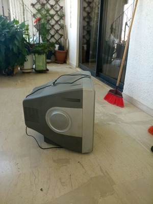 PHILLIPS 20-inch television used