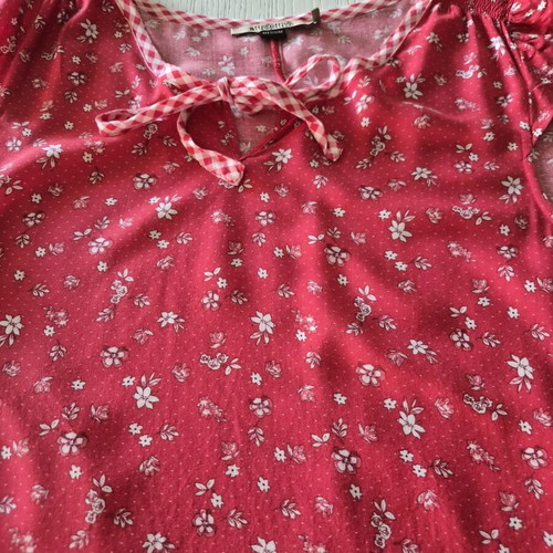 Attrattivo red airy blouse medium like new