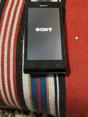 Sony Xperia ST26i used, fully functional without charger