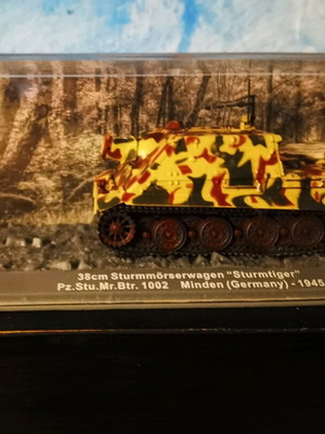 Τανκς ΒΠΠ 1/72 με το περιοδικό του σαν καινούργιο