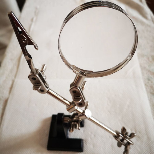 Heavy Duty Help Hand Soldering Station Magnifier used