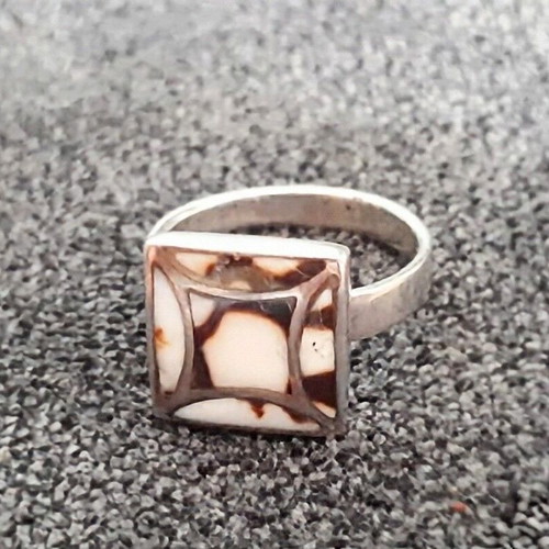 Massive silver ring like new with moss agate 925 hallmark Zhiten class