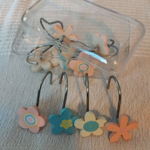 Set of 10 floral curtain hooks flowerpower like new