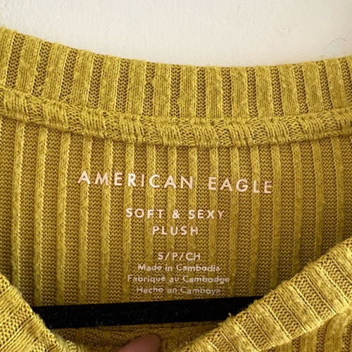 American Eagle mustard shirt used, size S