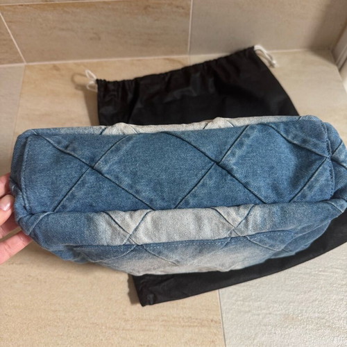 Denim shoulder bag like new with bronze details