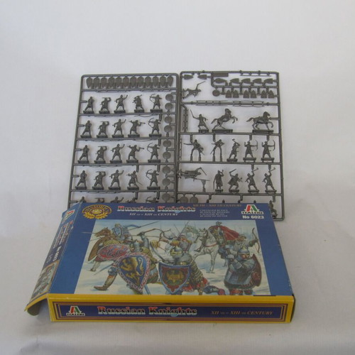 Italeri Russian Knights 1/72 model No 6023 like new, 1990