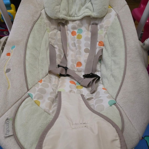 InGenuity 60197-ES baby relax like new with vibration and music