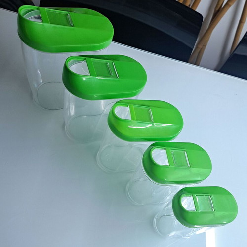 Food storage containers used, set of 5 with green lids